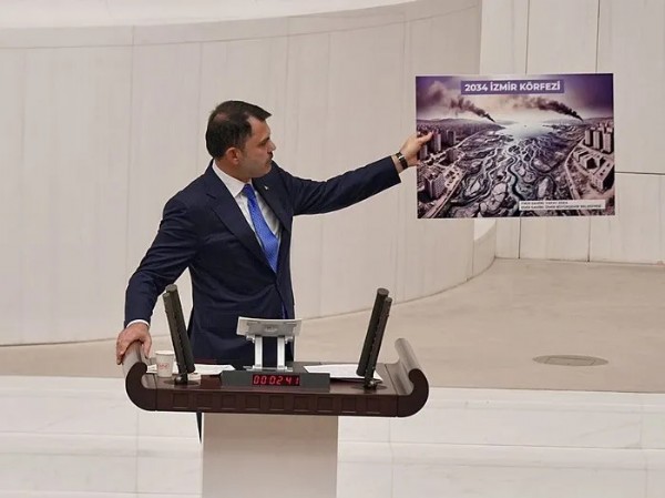 CHP'ye 'yapay zekalı' İzmir Körfezi ayarı: Bakan Kurum skandalı tek tek yüzlerine vurdu